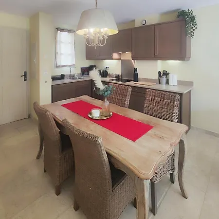 2 Bedroom Awesome In Saint-laurent-de-la-ca Prázdninový dům Saint-Laurent-de-la-Cabrerisse