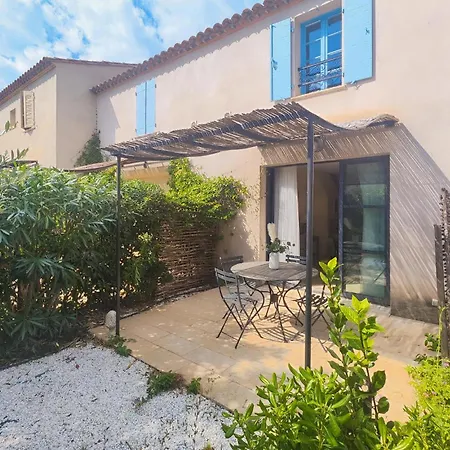 2 Bedroom Awesome In Saint-laurent-de-la-ca