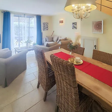 2 Bedroom Awesome In Saint-laurent-de-la-ca Holiday home *