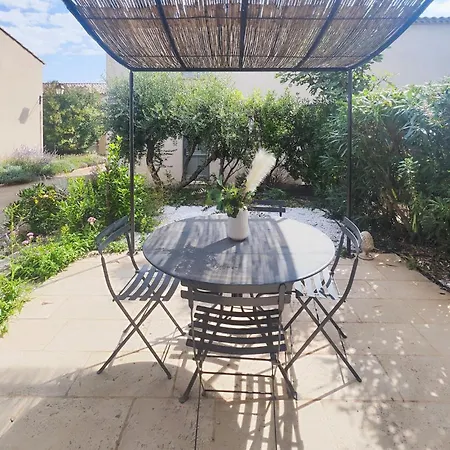 2 Bedroom Awesome In Saint-laurent-de-la-ca Holiday home